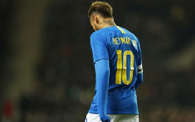 IM电竞热评-三笘薰又制造关键犯规