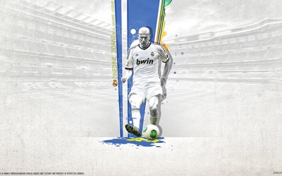 IM电竞热评-乌克兰队这脚射门偏得离谱