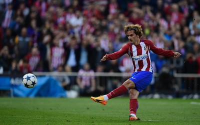 IM电竞焦点-凯拉关键抢断发动反击